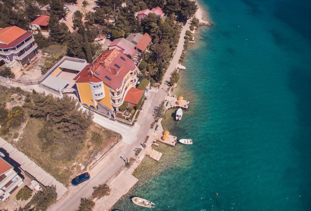 Vila More Grebastica Bagian luar foto