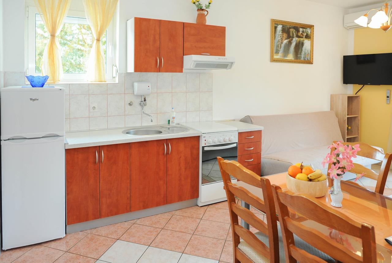Vila More Grebastica Bagian luar foto